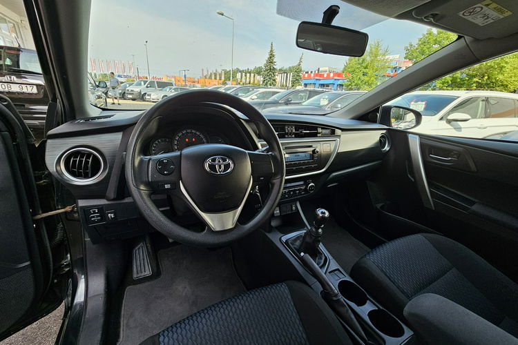 Toyota Auris niski przebieg, czysty zadbany zdjęcie 25