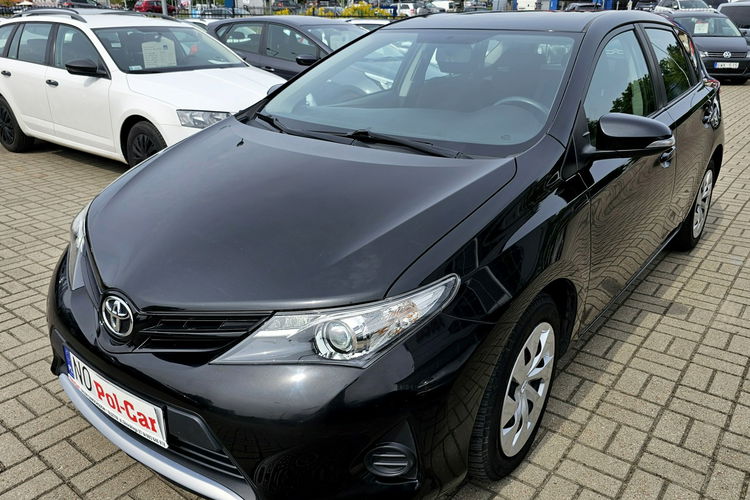 Toyota Auris niski przebieg, czysty zadbany zdjęcie 3