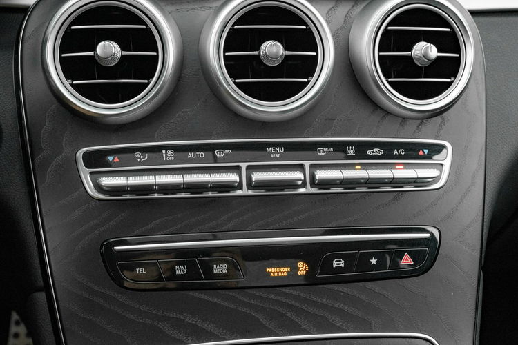 Mercedes GLC 300 GD201YL#300 e 4-Matic Podgrz.f Szklany dach K.cof Salon PL VAT23% zdjęcie 22