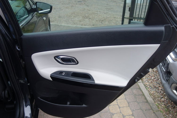 Cee'd Kia Ceed 2018 1.6 benzyna 135km navi kamera przebieg 83tys zdjęcie 13