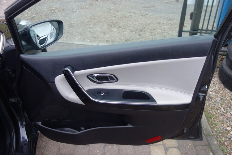 Cee'd Kia Ceed 2018 1.6 benzyna 135km navi kamera przebieg 83tys zdjęcie 15