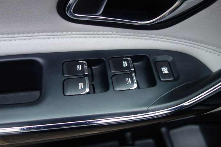 Cee'd Kia Ceed 2018 1.6 benzyna 135km navi kamera przebieg 83tys zdjęcie 18