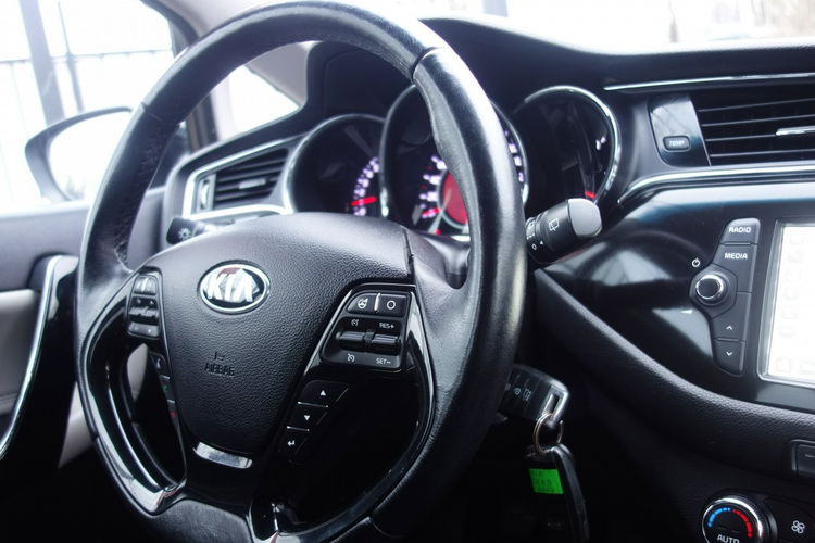Cee'd Kia Ceed 2018 1.6 benzyna 135km navi kamera przebieg 83tys zdjęcie 30