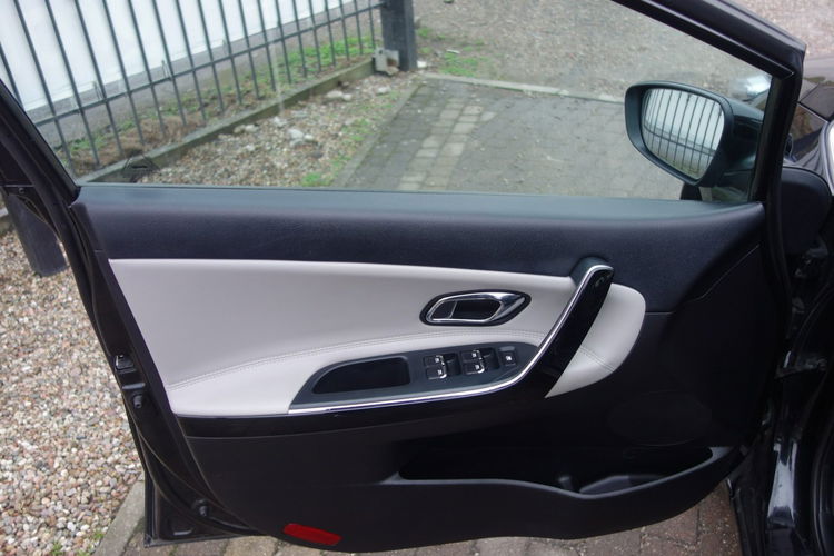 Cee'd Kia Ceed 2018 1.6 benzyna 135km navi kamera przebieg 83tys zdjęcie 8