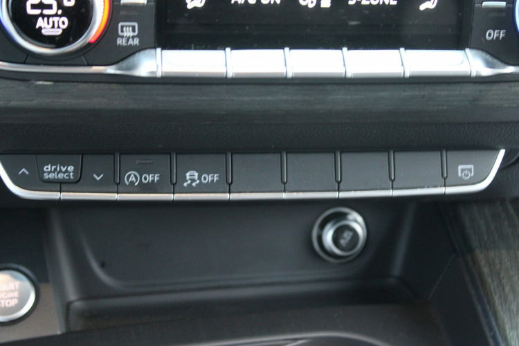 Audi A4 S-Line, automat, pamięć-fotela, skóra, nawigacja, kamera, szyberdach zdjęcie 26
