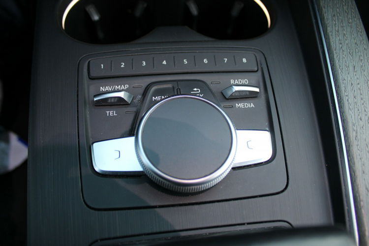 Audi A4 S-Line, automat, pamięć-fotela, skóra, nawigacja, kamera, szyberdach zdjęcie 28
