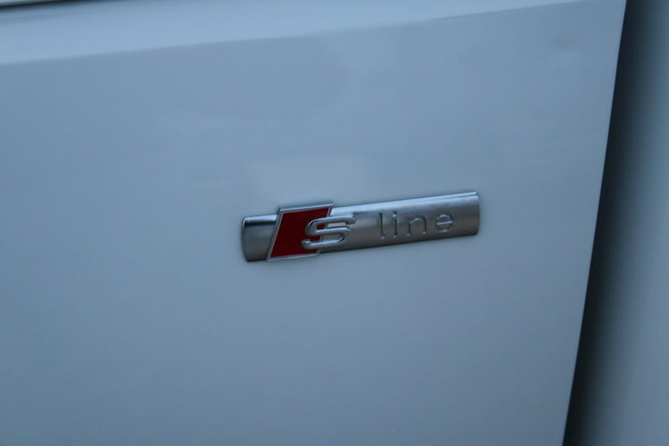 Audi A4 S-Line, automat, pamięć-fotela, skóra, nawigacja, kamera, szyberdach zdjęcie 32