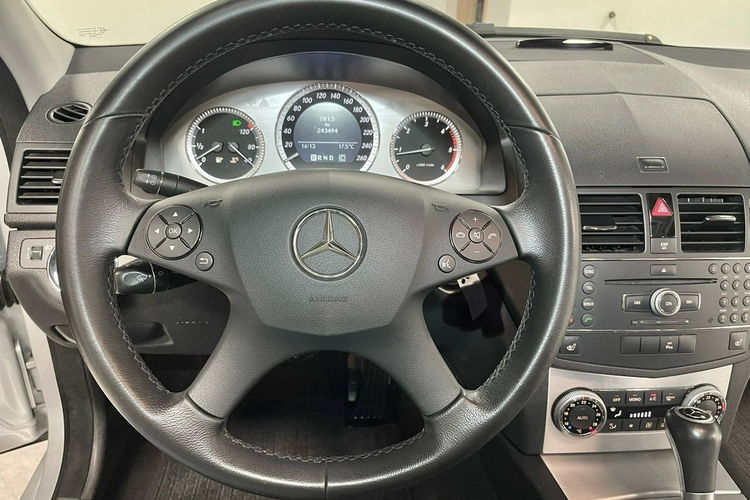 Mercedes C 220 2.2 170KM Automat Avantgarde Skóry Duża Navi Półskóry Serwis Z NIEMIEC zdjęcie 27