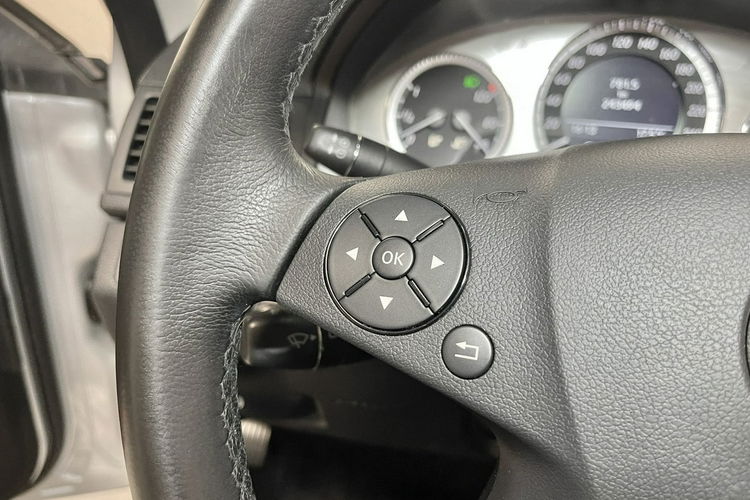 Mercedes C 220 2.2 170KM Automat Avantgarde Skóry Duża Navi Półskóry Serwis Z NIEMIEC zdjęcie 33