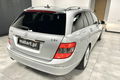 samochód osobowy Mercedes zdjęcie 4