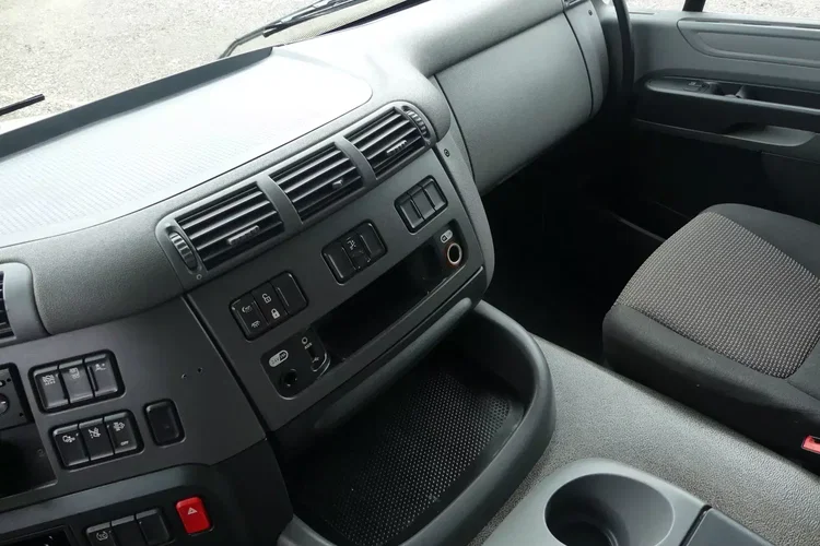 DAF CF 370 / 6x2 / CHŁODNIA 9.30 + WINDA / EURO 6 / CARRIER SUPRA 850 / zdjęcie 16