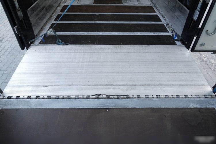 Wielton VOLVO FH 460 / I-SAVE / XXL / ZESTAW TANDEM PRZEJAZDOWY / 120 M3 / + WÓZEK PALFINGER / KLIMA POSTOJOWA / DOKI - ZAWIESIE DO WÓZKA / PO ZŁOTYM KONTRAKCIE SERWISOWYM  zdjęcie 31