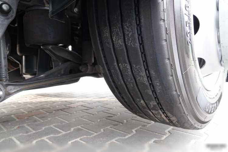 Volvo FH 460 / XXL / I-SAVE / 6x2 / FIRANKA - 7.8 m / SOLÓWKA / PODNOSZONY DACH / KLIMA POSTOJOWA / DOKI- ZAWIESIE  DO WÓZKA / PO ZŁOTYM KONTRAKCIE SERWISOWYM zdjęcie 32