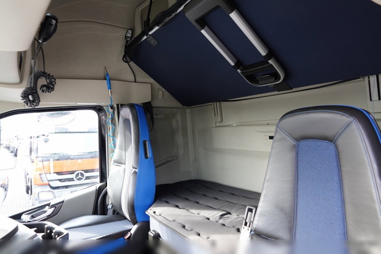 Volvo FH 460 / XXL / I-SAVE / 6x2 / FIRANKA - 7.8 m / SOLÓWKA / PODNOSZONY DACH / KLIMA POSTOJOWA / DOKI- ZAWIESIE  DO WÓZKA / PO ZŁOTYM KONTRAKCIE SERWISOWYM zdjęcie 37