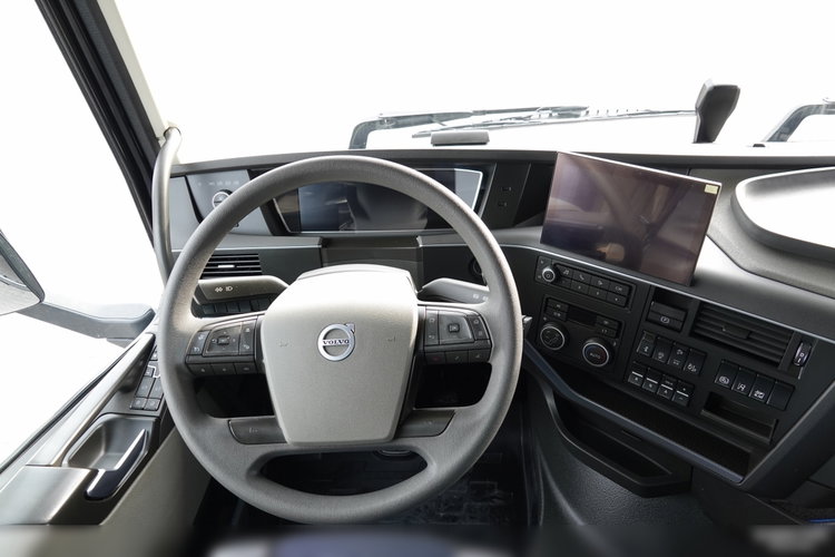 Volvo FH 460 / XXL / I-SAVE / 6x2 / FIRANKA - 7.8 m / SOLÓWKA / PODNOSZONY DACH / KLIMA POSTOJOWA / DOKI- ZAWIESIE  DO WÓZKA / PO ZŁOTYM KONTRAKCIE SERWISOWYM zdjęcie 41