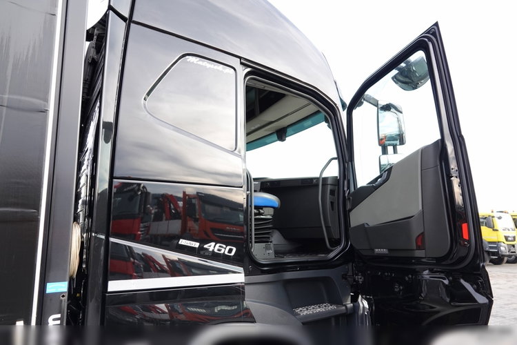 Volvo FH 460 / XXL / I-SAVE / 6x2 / FIRANKA - 7.8 m / SOLÓWKA / PODNOSZONY DACH / KLIMA POSTOJOWA / DOKI- ZAWIESIE  DO WÓZKA / PO ZŁOTYM KONTRAKCIE SERWISOWYM zdjęcie 48