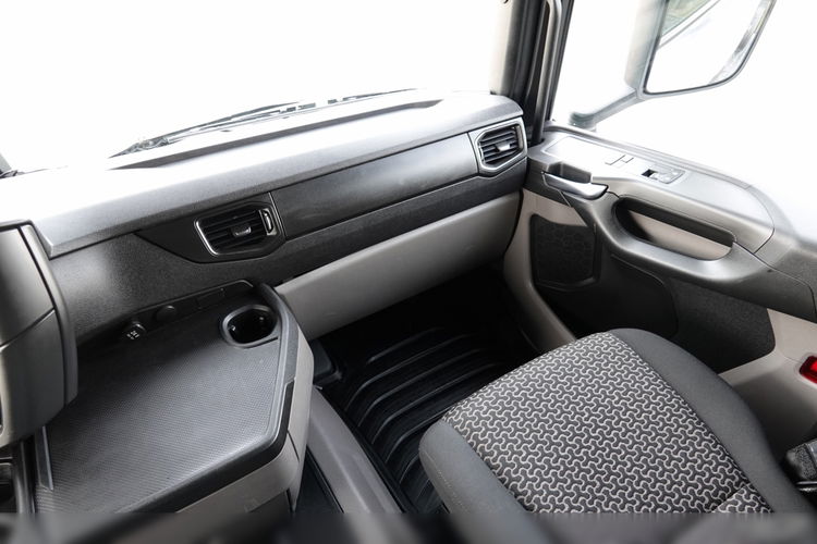 Scania R 500 / RETARDER /  KLIMA POSTOJOWA / NOWE OPONY / 12.2020 ROK / PO ZŁOTYM KONTRAKCIE SERWISOWYM  zdjęcie 29