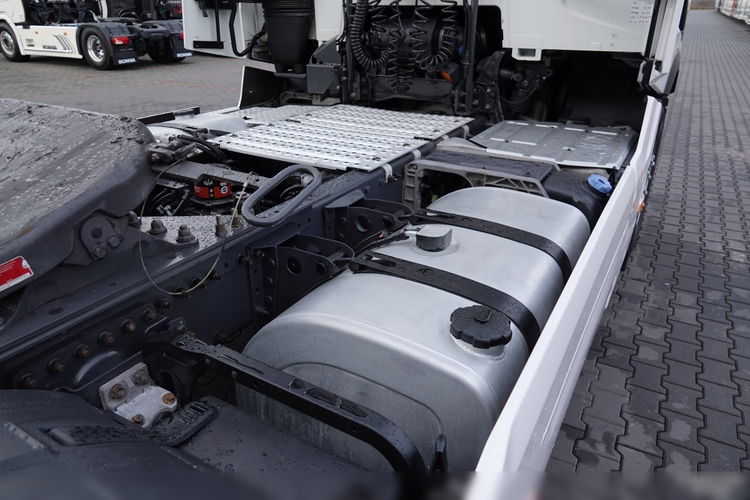 Renault T 480 / 13 LITROWY / KLIMA POSTOJOWA / SPROWADZONA / PO KONTRAKCIE SERWISOWYM zdjęcie 17