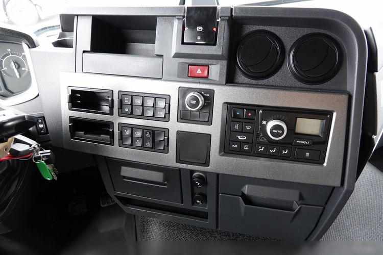 Renault T 480 / 13 LITROWY / KLIMA POSTOJOWA / SPROWADZONA / PO KONTRAKCIE SERWISOWYM zdjęcie 29