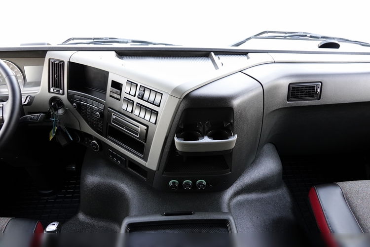 Volvo FM 450 / NISKA KABINA / HYDRAULIKA / WAGA: 6500 KG / PO KONTRAKCIE SERWISOWYM / EURO 6  zdjęcie 32