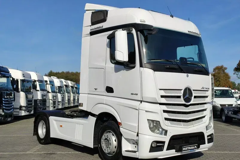 ciągnik siodłowy Mercedes zdjęcie 1