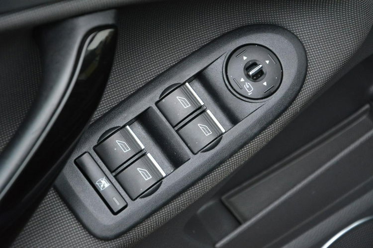 Ford Kuga Titanium S Skóry Xenon Ledy 4x4 Duża Navi Kamera 2xParktronic ALU17 zdjęcie 26