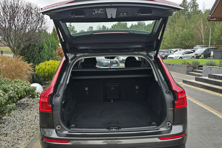 Volvo XC 60 B4 Momentum Pro / Salon PL I-właściciel / Bezwypadkowy zdjęcie 10