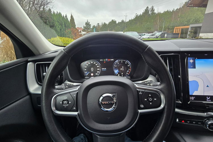 Volvo XC 60 B4 Momentum Pro / Salon PL I-właściciel / Bezwypadkowy zdjęcie 21