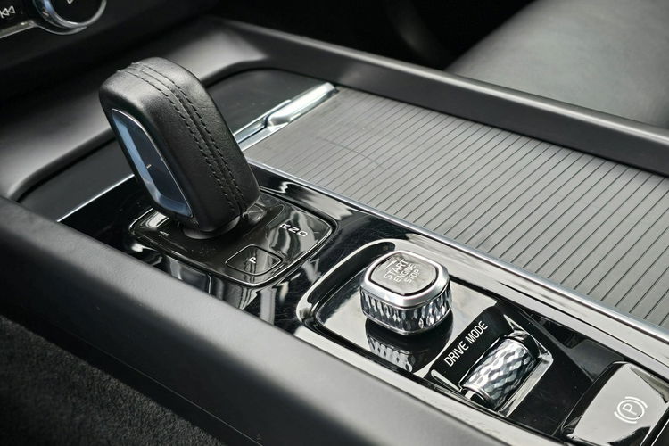 Volvo XC 60 B4 Momentum Pro / Salon PL I-właściciel / Bezwypadkowy zdjęcie 26