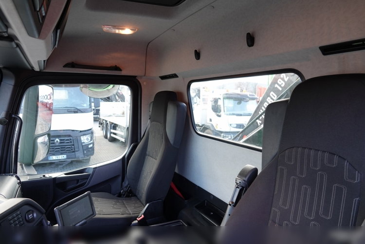 Mercedes AROCS 3240 / 8x4 / SKRZYNIOWY + HDS HIAB 192 E-5 wysów : 15 M  / HDS ZA KABINĄ / TRIDEM / OŚ PODNOSZONA + SKRĘTNA / EURO 6 / STEROWANIE RADIOWE  zdjęcie 33