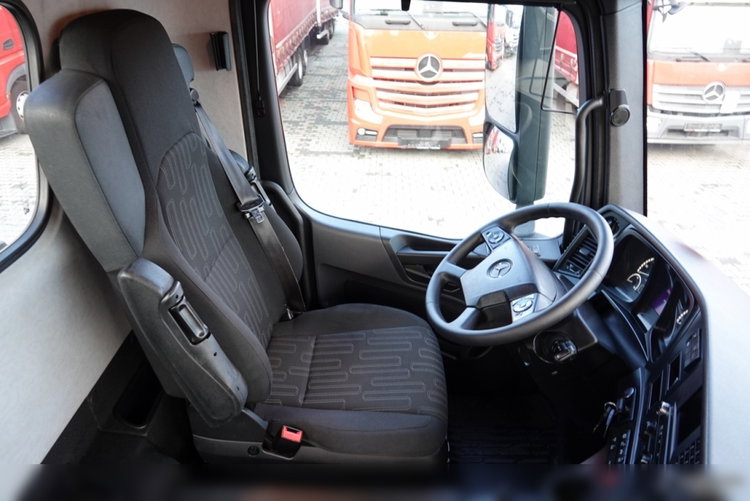 Mercedes AROCS 3240 / 8x4 / SKRZYNIOWY + HDS HIAB 192 E-5 wysów : 15 M  / HDS ZA KABINĄ / TRIDEM / OŚ PODNOSZONA + SKRĘTNA / EURO 6 / STEROWANIE RADIOWE  zdjęcie 34