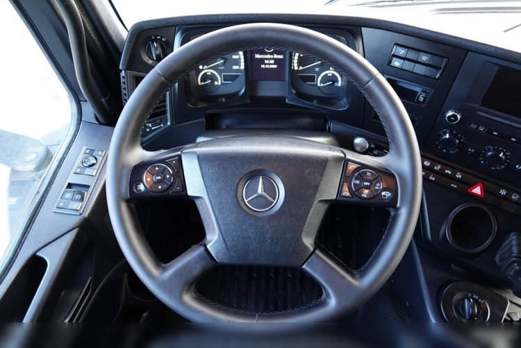 Mercedes AROCS 3240 / 8x4 / SKRZYNIOWY + HDS HIAB 192 E-5 wysów : 15 M  / HDS ZA KABINĄ / TRIDEM / OŚ PODNOSZONA + SKRĘTNA / EURO 6 / STEROWANIE RADIOWE  zdjęcie 35