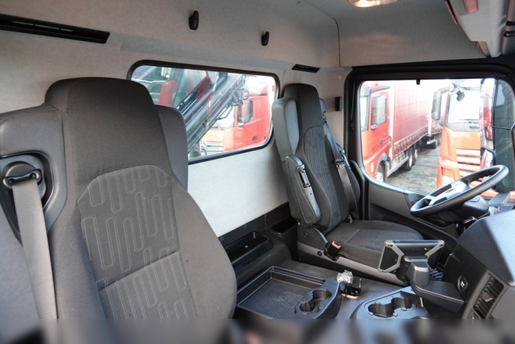 Mercedes AROCS 3240 / 8x4 / SKRZYNIOWY + HDS HIAB 192 E-5 wysów : 15 M  / HDS ZA KABINĄ / TRIDEM / OŚ PODNOSZONA + SKRĘTNA / EURO 6 / STEROWANIE RADIOWE  zdjęcie 41