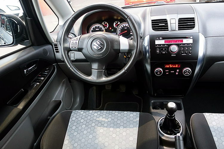Suzuki SX4 4x4 1.6i 16V KLIMATRONIC Podgrzewane Fotele GWARANCJA Krajowy Bezwypad 4x2 zdjęcie 12