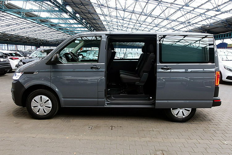 Volkswagen Transporter 5-osób AUTOMAT GWARANCJA 1wł Kraj Bezwyp FullLed+NAVI+KAMERA FV23% 4x2 zdjęcie 3