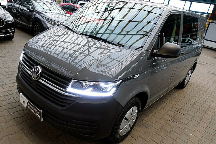 Volkswagen Transporter 5-osób AUTOMAT GWARANCJA 1wł Kraj Bezwyp FullLed+NAVI+KAMERA FV23% 4x2 zdjęcie 5