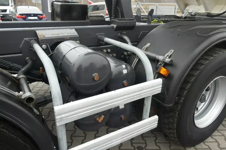 Scania P400 / 8x4 / WYWROTKA / HYDROBURTA / MANUAL / RETARDER / zdjęcie 21