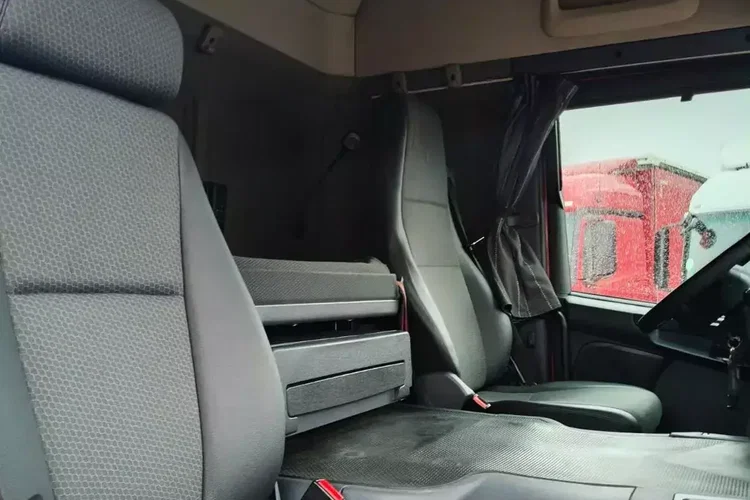 Scania P320 / FIRANKA 8.60 + WINDA / EURO 6 / NISKI PRZEBIEG / zdjęcie 26