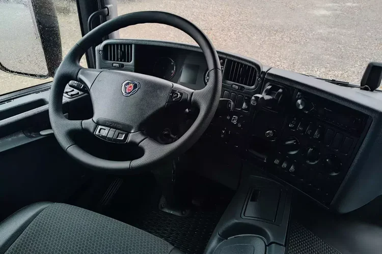 Scania P320 / FIRANKA 8.60 + WINDA / EURO 6 / NISKI PRZEBIEG / zdjęcie 27