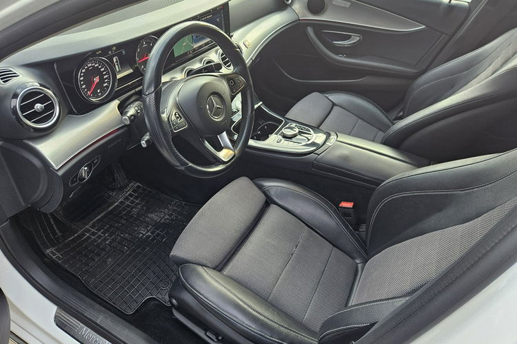 Mercedes E 220 220d 194KM 4 matic Kamery Skóra Avantgarde Zarejestrowany zdjęcie 21