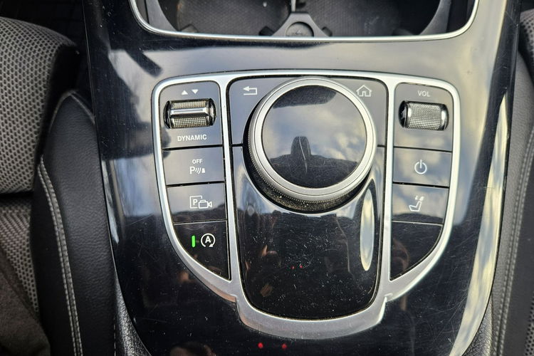 Mercedes E 220 220d 194KM 4 matic Kamery Skóra Avantgarde Zarejestrowany zdjęcie 22