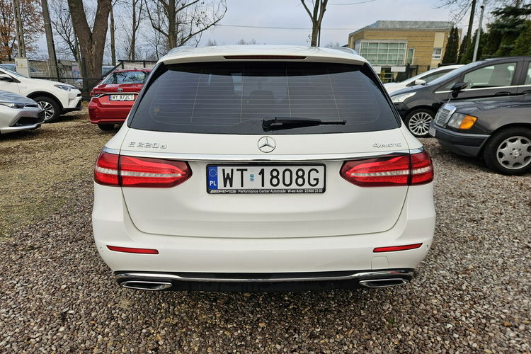Mercedes E 220 220d 194KM 4 matic Kamery Skóra Avantgarde Zarejestrowany zdjęcie 4