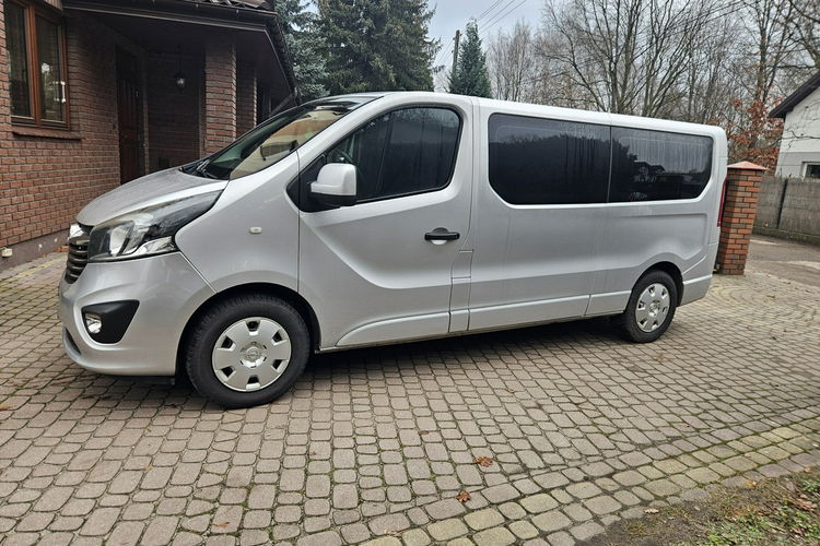 Opel Vivaro 1.6 CDTI140KM 8-osób Long Skrzydła Nawiewy Kamera Ładny Stan Serwis zdjęcie 2