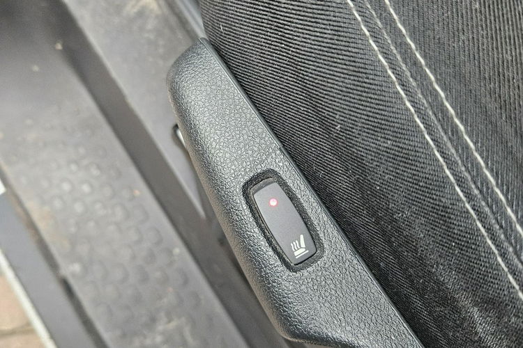 Opel Vivaro 1.6 CDTI140KM 8-osób Long Skrzydła Nawiewy Kamera Ładny Stan Serwis zdjęcie 22