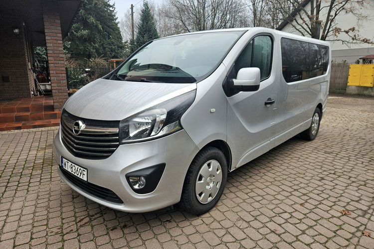 Opel Vivaro 1.6 CDTI140KM 8-osób Long Skrzydła Nawiewy Kamera Ładny Stan Serwis zdjęcie 4