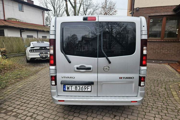 Opel Vivaro 1.6 CDTI140KM 8-osób Long Skrzydła Nawiewy Kamera Ładny Stan Serwis zdjęcie 7