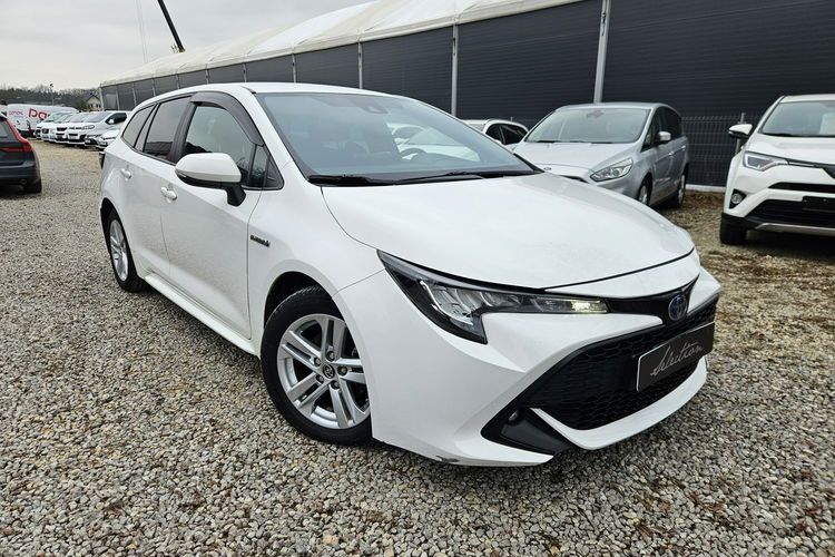 Toyota Corolla 1.8 HSD 136KM Kamera Navi Ledy Distronic Asystenty Full Serwis zdjęcie 3