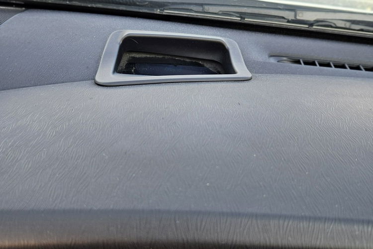 Toyota Prius 1.8 HSD 136KM Xenon Navi Hand Free Lift Kamera Skóra Full Led JBL zdjęcie 16