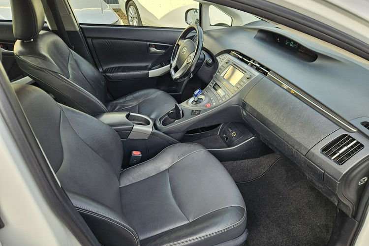Toyota Prius 1.8 HSD 136KM Xenon Navi Hand Free Lift Kamera Skóra Full Led JBL zdjęcie 25