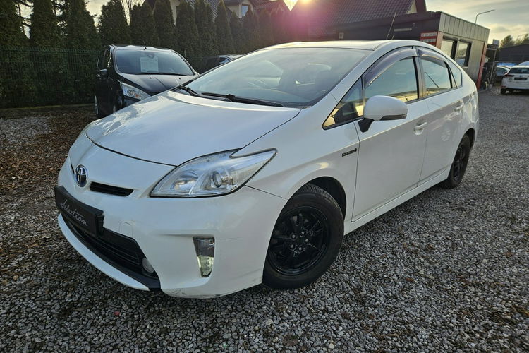 Toyota Prius 1.8 HSD 136KM Lift Kamera Hand free Bezwypadkowy Ładny Stan zdjęcie 2